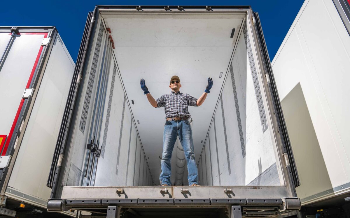 How Lumpers Work in Trucking and Why Drivers Should Understand Them